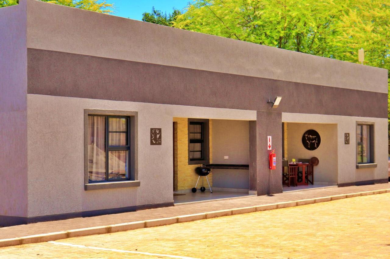 Tlou Safari Lodge Kasane Exterior foto