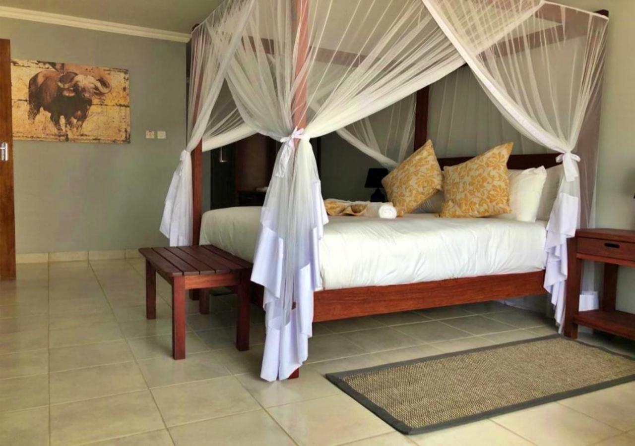 Tlou Safari Lodge Kasane Exterior foto